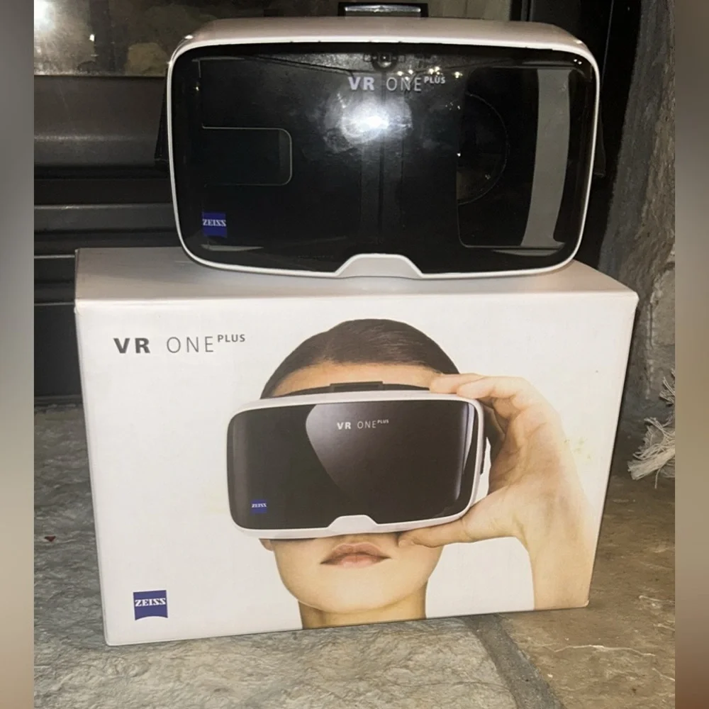 VR one plus headset